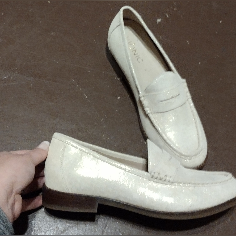 Vionic Flats - Picture 3 of 3